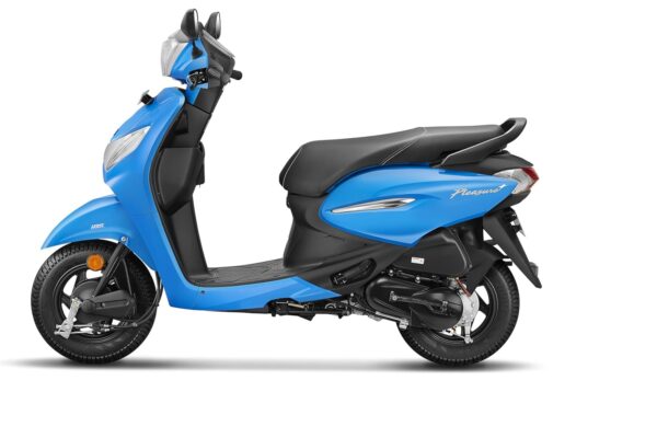 Hero MotoCorp PLEASURE+ LX Scooter Cast Poster Blue Booking for Ex-Showroom Price - Image 2